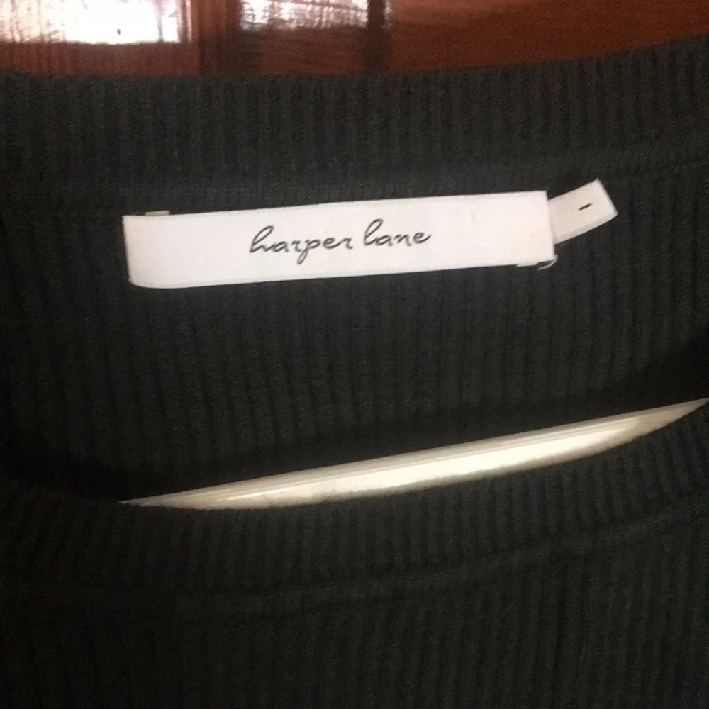 Harper Lane Green long sleeve Sweater